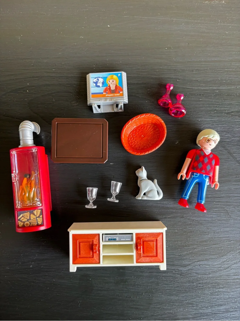 Playmobil 5332 Comfortable Living Room Set INCOMPLETE TV Stand Cat Bed Table